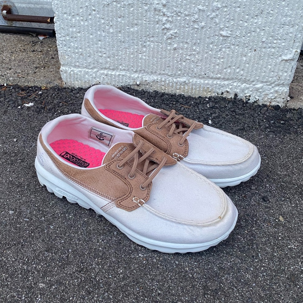 Skechers Women's goga mat - On-The-Go Active Performance Sneakers Size 8.5